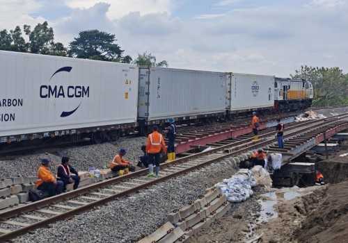 Jalur Kereta Gubug-Karangjati Terendam Banjir, KAI Keluarkan Permohonan Maaf kepada Penumpang