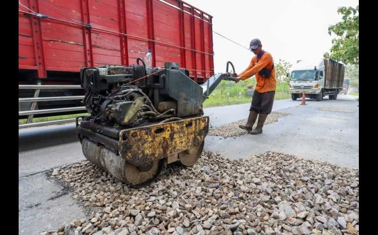 Persiapkan Jalan Mudik Lebaran 2025, Pemprov Jateng Gelar Perbaikan Massal di Seluruh Ruas Jalan