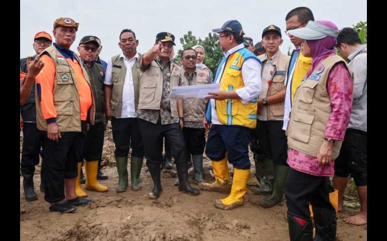Gubernur Jateng Instruksikan Tutup 3 Tanggul Jebol di Grobogan Maksimal 2 Hari