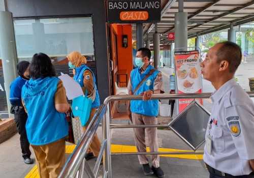 KAI dan Puskesmas Senen Berjaga di Stasiun, Persiapkan Kondisi Terbaik untuk Penumpang Lebaran 2025