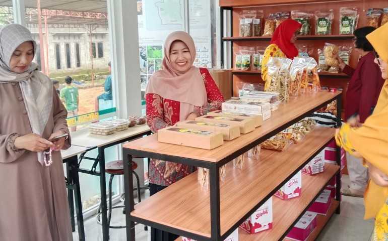 Pasar Ramadan di Desa Berdaya PLN Kampung UMKM Sugihan Sukses Digelar, Tingkatkan Penjualan dan Kunjungan Wisatawan