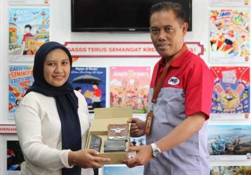 JNE Umumkan Pemenang Sepeda Motor dalam Ajang JLC Lucky Draw 2024