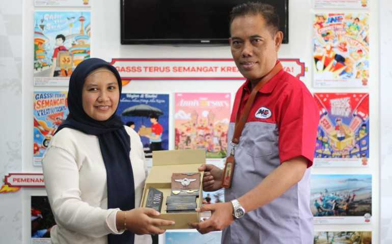 JNE Umumkan Pemenang Sepeda Motor dalam Ajang JLC Lucky Draw 2024