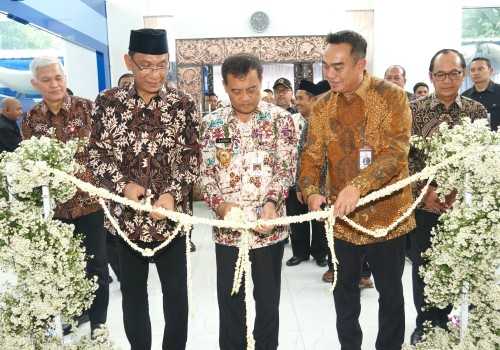 Gubernur Jawa Tengah Resmikan Kantor Bank Jateng Cabang Syariah Yogyakarta