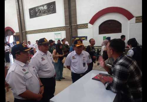 Gelar Apel Angkutan Lebaran 2025, KAI Daop 4 Semarang Siapkan 2.862 Personel Disiagakan ; Pastikan Mudik 2025 Lebih Aman dan Nyaman