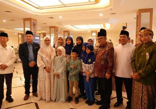 Dukung Literasi Santri, Dirut RSI-SA Semarang Hadir dalam Gerakan Santri Menulis di Masjid Raya Baiturrahman
