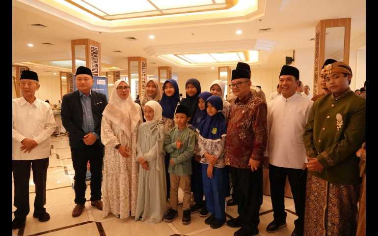 Dukung Literasi Santri, Dirut RSI-SA Semarang Hadir dalam Gerakan Santri Menulis di Masjid Raya Baiturrahman
