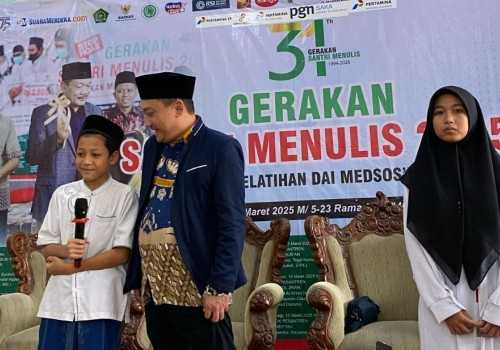 Tingkatkan Minat Santri untuk Menulis, Ketua Baznas RI dan Dirut RSI Sultan Agung Semarang Kunjungi Pesantren Asshodiqiyah