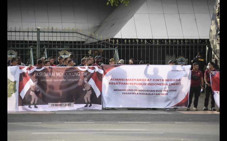 Dukungan Masyarakat Terhadap TNI dalam Aksi Damai, Kecam Terhadap Aksi Demo Merusak