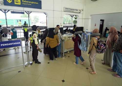 KAI Daop 4 Semarang Ungkap Pergerakan Penumpang pada H+1 Arus Balik Lebaran 2025