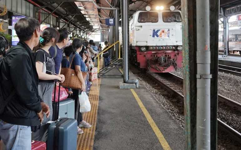 KAI Daop 4 Semarang Sukses Berangkat 94 Ribu Penumpang dalam 3 Hari Masa Arus Balik Lebaran