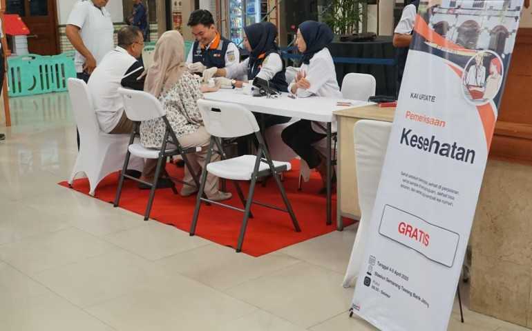 KAI Daop 4 Semarang Berikan Dukungan Nyata, Pemeriksaan Kesehatan Gratis untuk Pemudik di Semarang Tawang