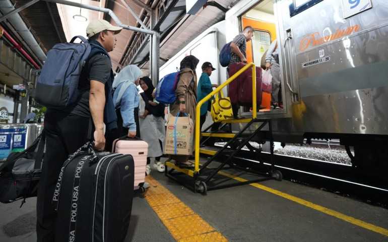 Pemudik Banjiri Stasiun Daop 4 Semarang di H+5 Libur Lebaran 2025