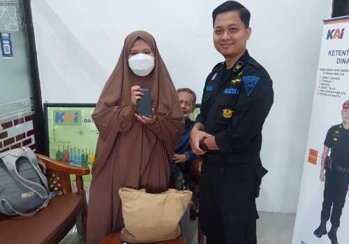 Barang Penumpang Tertinggal Senilai 19 Juta Berhasil di Selamat KAI Daop 4 Semarang