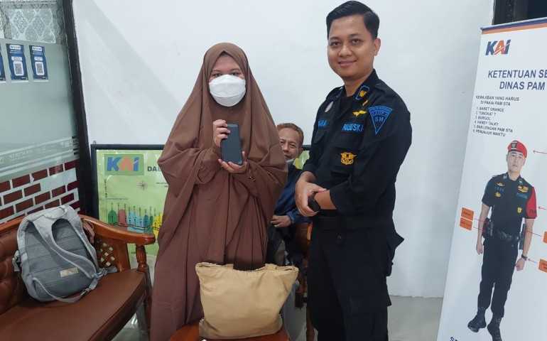 Barang Penumpang Tertinggal Senilai 19 Juta Berhasil di Selamat KAI Daop 4 Semarang