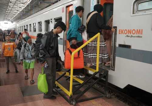 Antusias Tinggi Masyarakat, KAI Daop 4 Semarang Layani Lebih dari 1 Juta Penumpang dalam 22 Hari Lebaran