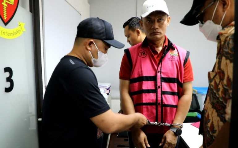 Suap Rp22,5 Miliar: Tiga Hakim Diduga Dibayar untuk Vonis Lepas Kasus Korupsi Ekspor CPO