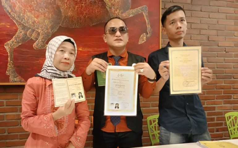 Dibohongi dan Ditinggal Saat Hamil, Istri Sah Pengusaha Kota Semarang Buka Aib 30 Tahun