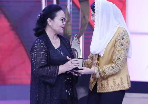 Semangat Kartini, Wali Kota Semarang Agustina Terima Penghargaan Puspa Bangsa 2025