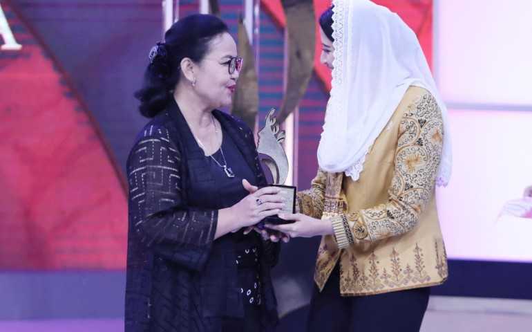 Semangat Kartini, Wali Kota Semarang Agustina Terima Penghargaan Puspa Bangsa 2025