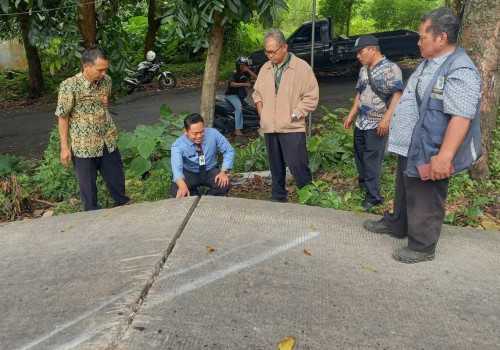 Sigap! Pemkot Semarang Percepat Perbaikan Jalan Tanjakan Trangkil Gunungpati