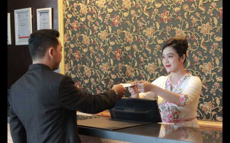 Hotel Ciputra Semarang Bangkitkan Jiwa Perempuan Hebat Lewat Tradisi Berkebaya