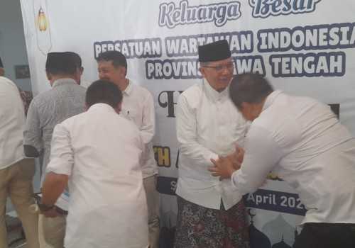 Wartawan dan Spirit Keislaman, Refleksi KH Hadlor di Halalbihalal PWI Jateng