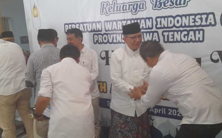 Wartawan dan Spirit Keislaman, Refleksi KH Hadlor di Halalbihalal PWI Jateng