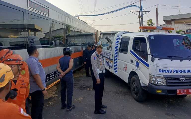 KA Harina Tertemper Truk, KAI Daop 4 Semarang Segera Lakukan Normalisasi