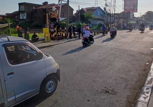 Proses Evakuasi Selesai, KA Harina DItarik Menuju Stasiun Semarang Tawang Bank Jateng untuk Penggantian Lokomotif