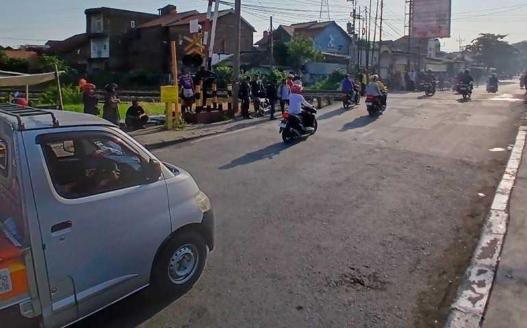 Proses Evakuasi Selesai, KA Harina DItarik Menuju Stasiun Semarang Tawang Bank Jateng untuk Penggantian Lokomotif