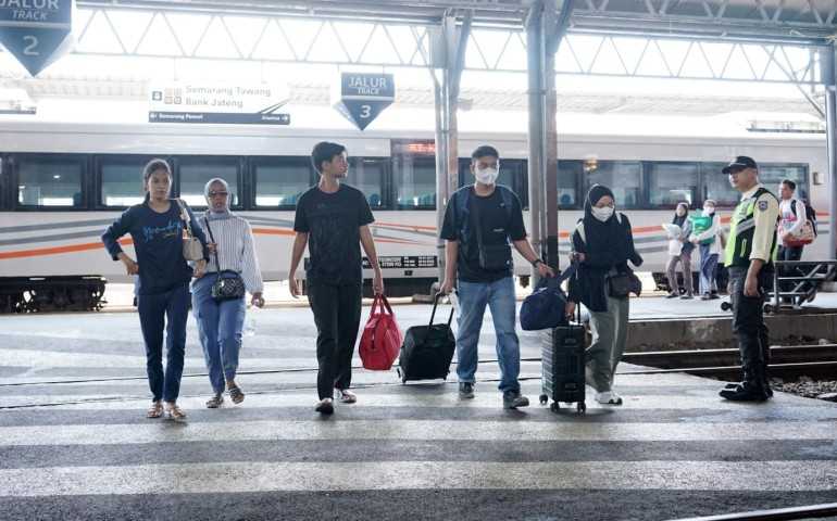 Long Weekend Waisak 2025, KAI Daop 4 Semarang Tambah Kapasitas Tempat Duduk Hingga Tersedia 86 Ribu Tiket