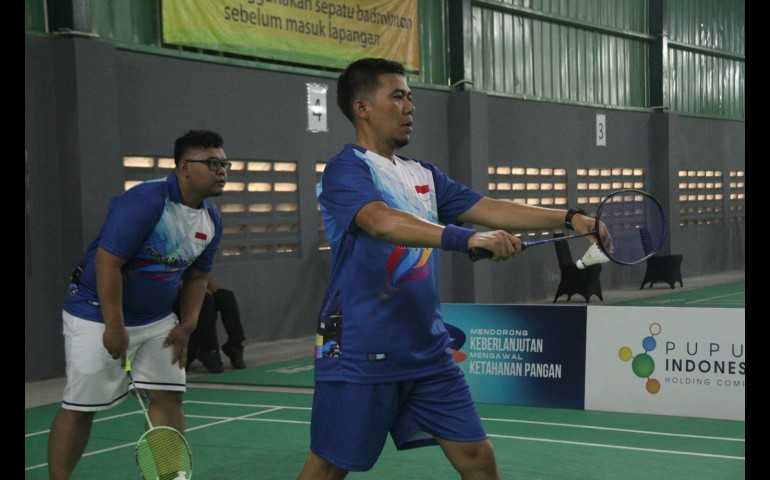 PI Niaga Sinergi dengan PILog dalam Badminton Cup Pupuk Indonesia grup