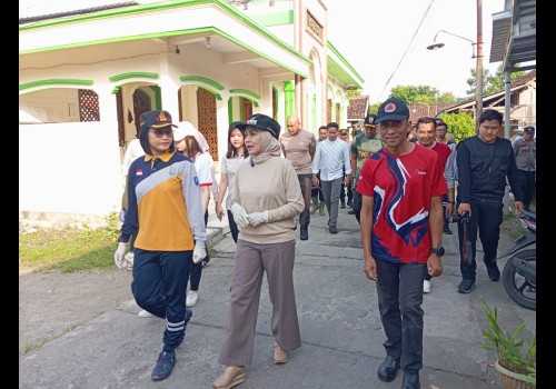 Kendal Bergerak, Gotong Royong Bersama Bupati untuk Kebersihan dan Aspirasi Warga
