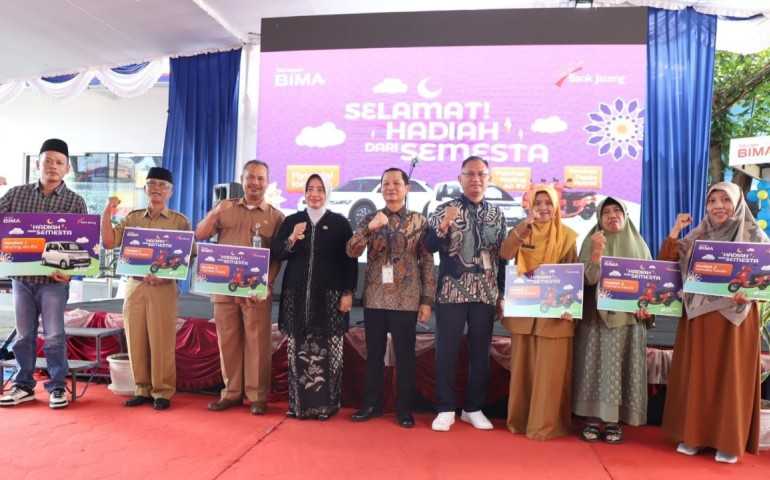 Momen Halalbihalal, Bank Jateng Cabang Purworejo Serahkan Hadiah Tabungan Bima