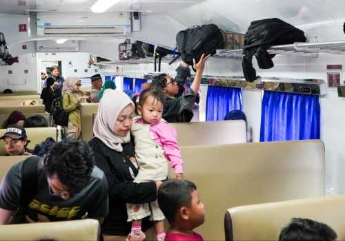 Momen Long Weekend Waisak 2025, 72 Persen Tempat Duduk Kereta Jarak Jauh dari Daop 1 Jakarta Telah Terjual
