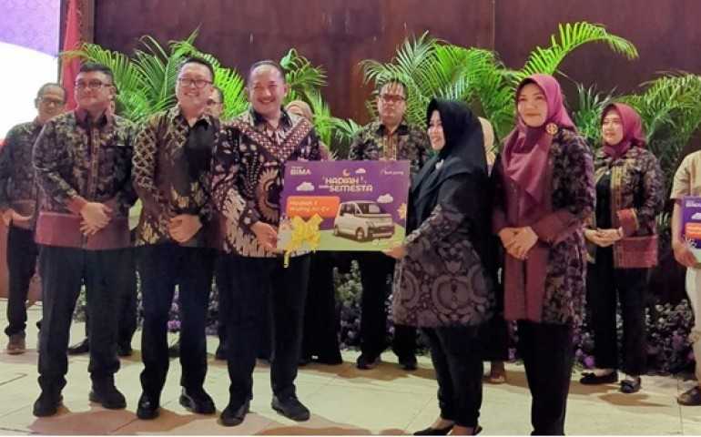 Bank Jateng Ajak Go Green dalam Penyerahan Hadiah Tabungan Bima di Karanganyar