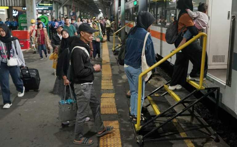 25.486 Penumpang Tiba via KAI Daop 4 Saat Libur Kenaikan Yesus Kristus 2025