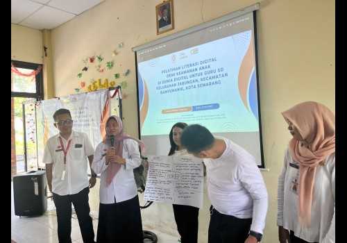 Dosen Ilkom UNDIP Siapkan Guru SD Jabungan Hadapi Era Siber
