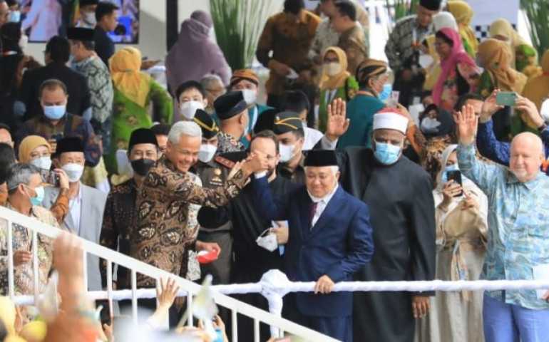 Dibuka Presiden Jokowi, Ganjar Apresiasi Muhammadiyah dan Aisyiyah dalam Muktamar ke-48