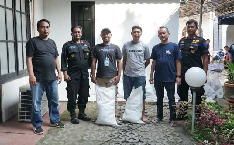 KAI Daop 4 Semarang Hidupkan Semangat Berkurban, Ratusan Warga Terima Daging Kurban