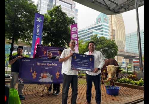 Berbagi di Hari Raya, XLSMART Hadirkan Senyum Lewat Hewan Kurban