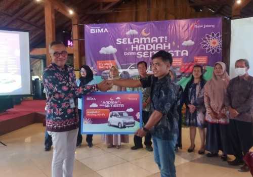 Bank Jateng Tingkatkan Kepercayaan Nasabah Lewat Program Undian Tabungan Bima, Nasabah di Klaten Raih Hadiah Mobil Listrik Wuling Air EV