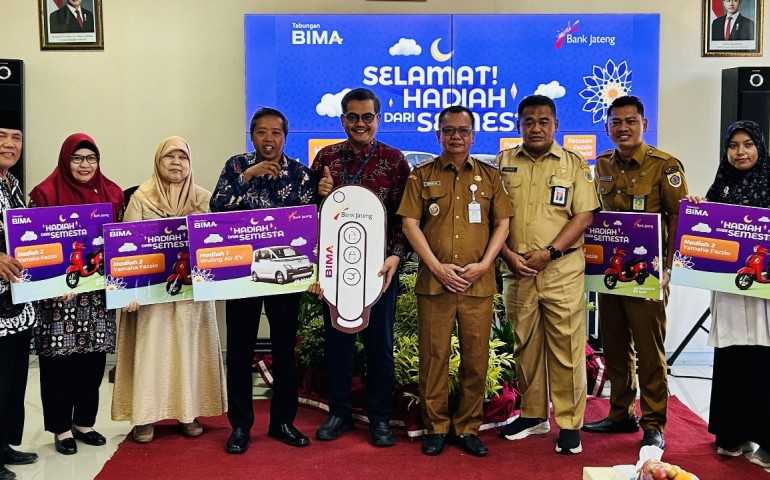Guru SD di Brebes Menang Mobil Listrik dari Undian Tabungan Bima Bank Jateng