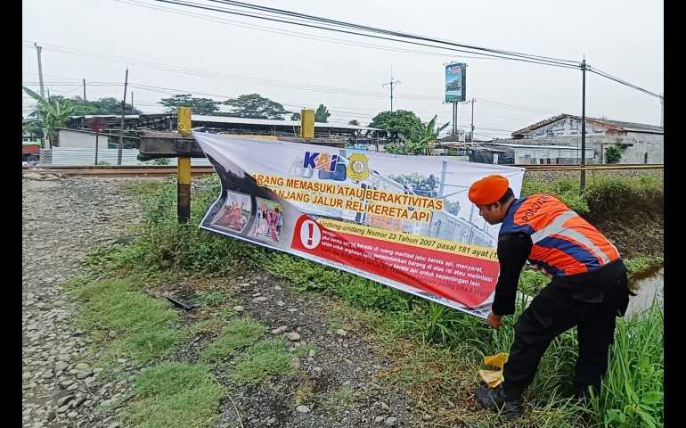 KAI Daop 4 Semarang Dorong Keselamatan Perlintasan dengan Program Edukasi Rutin