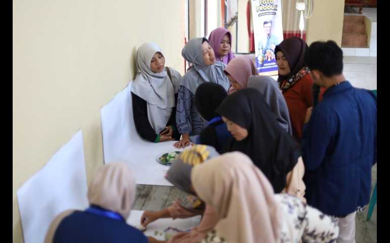 Strategi Visual di Era Digital: UMKM dan Pokdarwis Nongkosawit Dapat Pelatihan Fotografi Produk