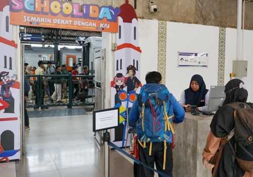 Sambut Libur Sekolah, KAI Daop 4 Semarang Hadirkan Promo Diskon 30 Persen KA Kelas Ekonomi dan Dekorasi Menarik di Stasiun