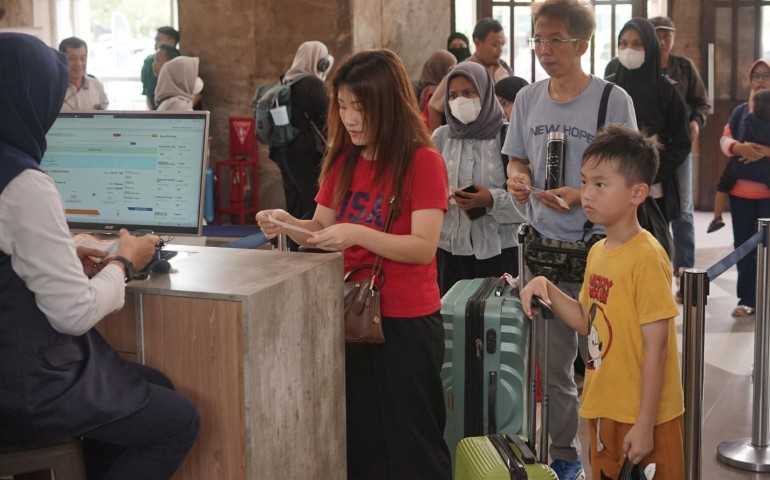 KAI Daop 4 Semarang Umumkan Promo Liburan Sekolah, Tiket Rp28 Ribu Ludes Diburu Penumpang!