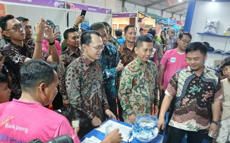 Bank Jateng Sukses Gelar Pameran di Slawi Ageng 2025 dalam Memperingati HUT ke-424 Kabupaten Tegal