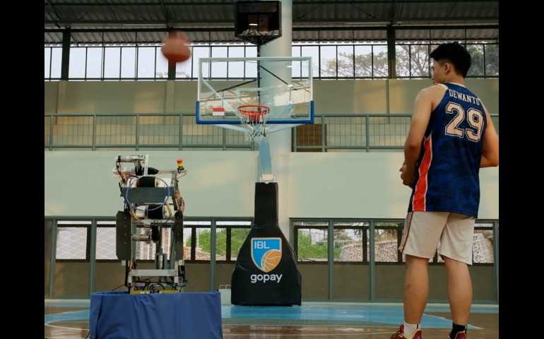 Tim Bandhayudha UNDIP Geber Inovasi Robotik, Tantang Limitasi Atlet Basket